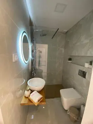 Jelena Luxury Apartment Flogita